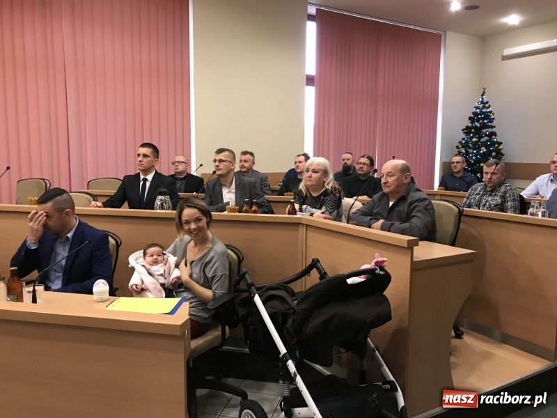 Zdjęcie w galerii na portalu naszraciborz.pl: W magistracie wręczono dziś odznaki Honorowy Dawca Krwi - Zasłużony dla Zdrowia Narodu  wiadomości z regionu