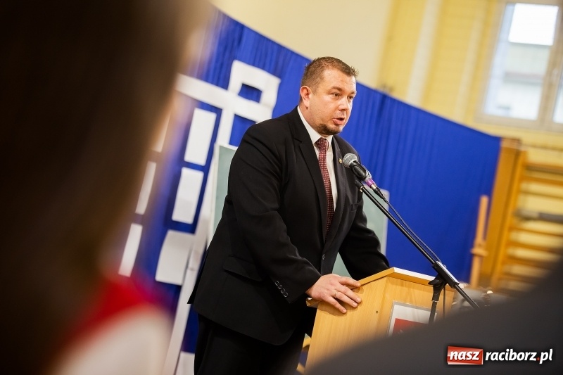 Zdjęcie w galerii na portalu naszraciborz.pl: II LO świętowało Dzień Patrona Szkoły wiadomości z regionu