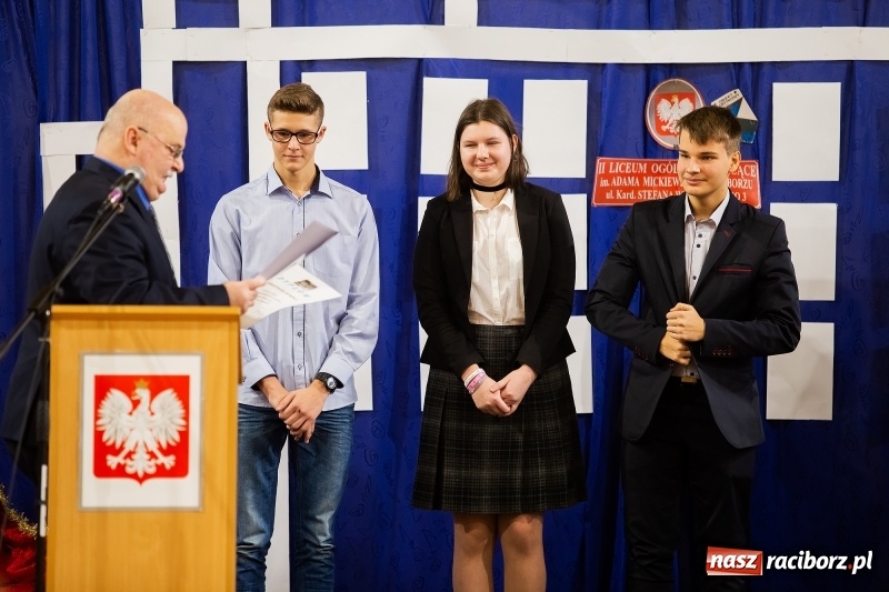 Zdjęcie w galerii na portalu naszraciborz.pl: II LO świętowało Dzień Patrona Szkoły wiadomości z regionu