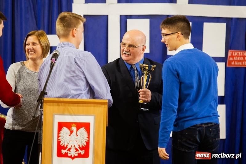 Zdjęcie w galerii na portalu naszraciborz.pl: II LO świętowało Dzień Patrona Szkoły wiadomości z regionu