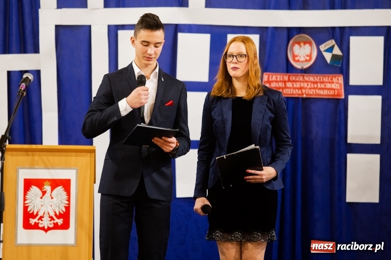 Zdjęcie w galerii na portalu naszraciborz.pl: II LO świętowało Dzień Patrona Szkoły wiadomości z regionu
