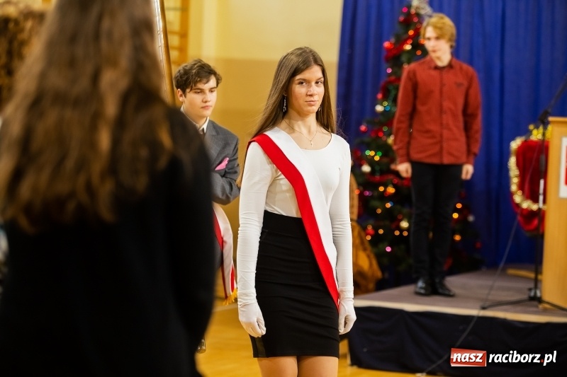 Zdjęcie w galerii na portalu naszraciborz.pl: II LO świętowało Dzień Patrona Szkoły wiadomości z regionu