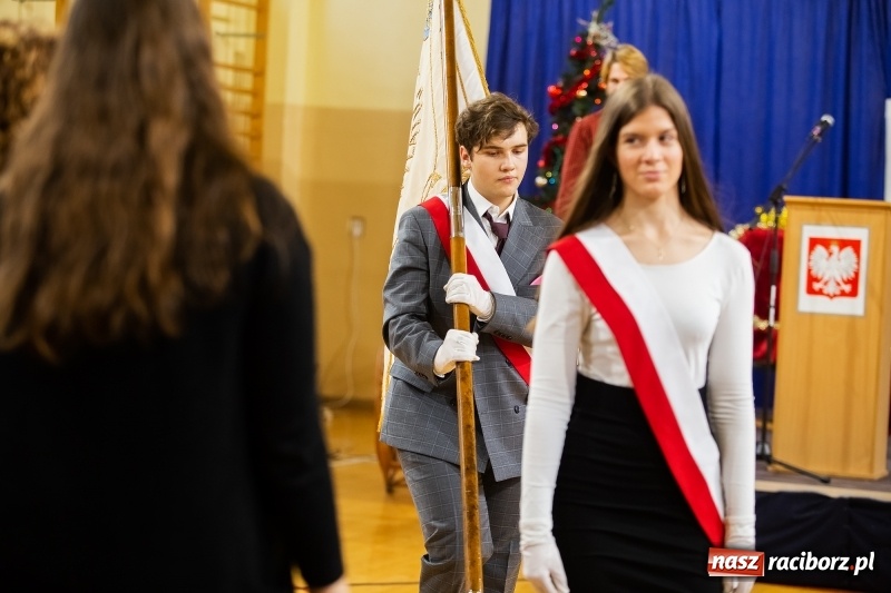 Zdjęcie w galerii na portalu naszraciborz.pl: II LO świętowało Dzień Patrona Szkoły wiadomości z regionu