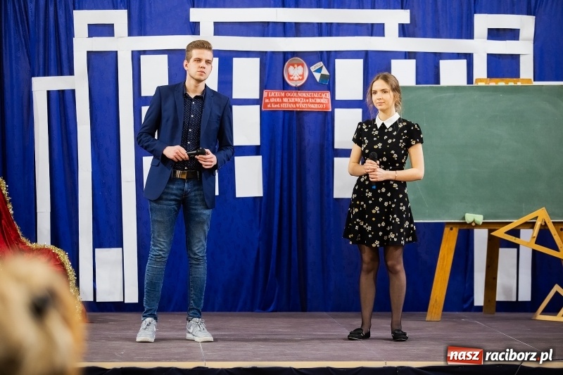Zdjęcie w galerii na portalu naszraciborz.pl: II LO świętowało Dzień Patrona Szkoły wiadomości z regionu