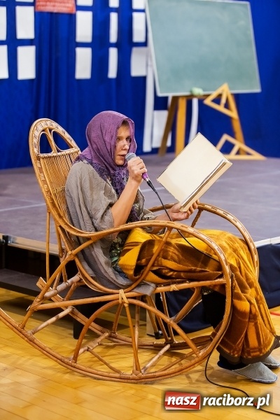 Zdjęcie w galerii na portalu naszraciborz.pl: II LO świętowało Dzień Patrona Szkoły wiadomości z regionu