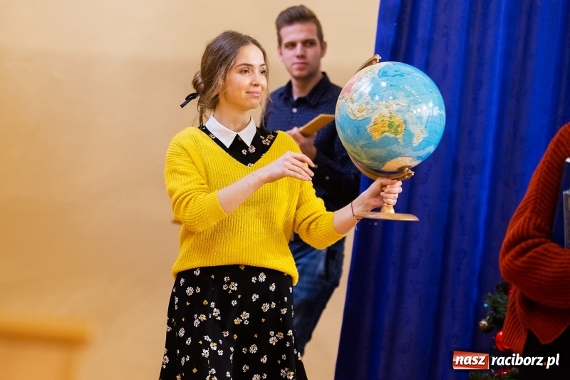 Zdjęcie w galerii na portalu naszraciborz.pl: II LO świętowało Dzień Patrona Szkoły wiadomości z regionu