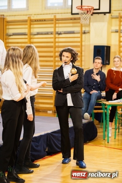 Zdjęcie w galerii na portalu naszraciborz.pl: II LO świętowało Dzień Patrona Szkoły wiadomości z regionu