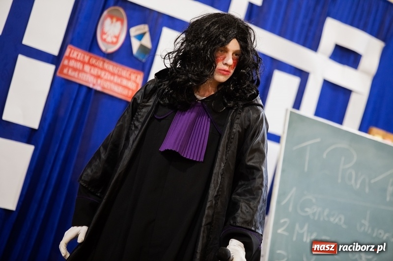 Zdjęcie w galerii na portalu naszraciborz.pl: II LO świętowało Dzień Patrona Szkoły wiadomości z regionu