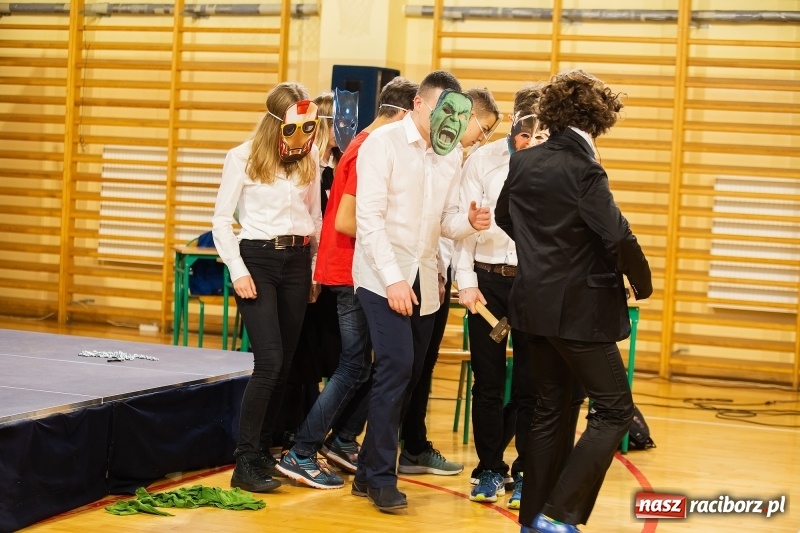 Zdjęcie w galerii na portalu naszraciborz.pl: II LO świętowało Dzień Patrona Szkoły wiadomości z regionu