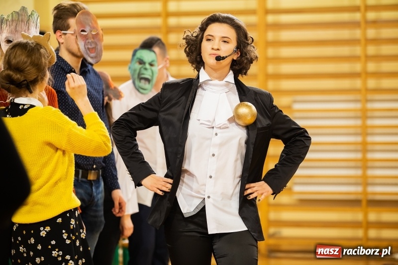 Zdjęcie w galerii na portalu naszraciborz.pl: II LO świętowało Dzień Patrona Szkoły wiadomości z regionu