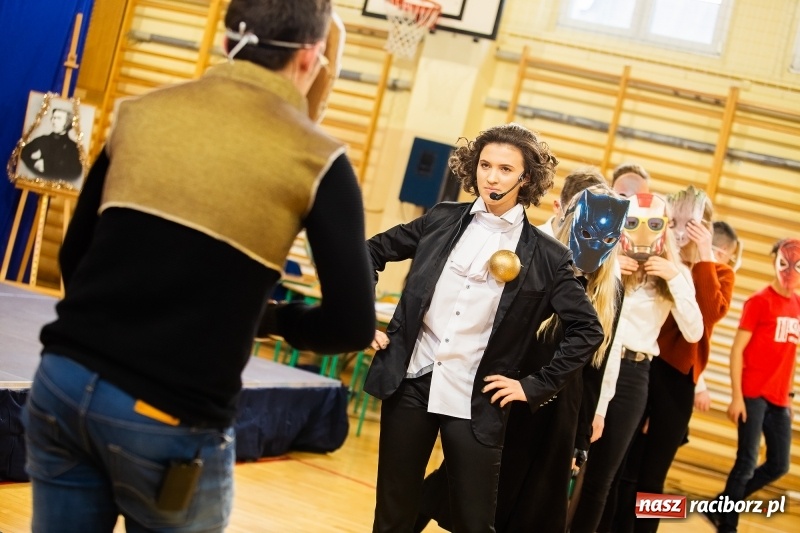 Zdjęcie w galerii na portalu naszraciborz.pl: II LO świętowało Dzień Patrona Szkoły wiadomości z regionu