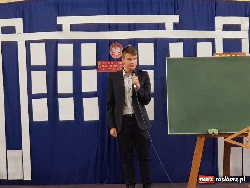 Zdjęcie w galerii na portalu naszraciborz.pl: II LO świętowało Dzień Patrona Szkoły wiadomości z regionu
