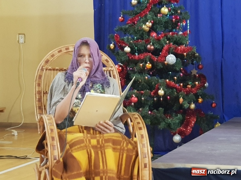 Zdjęcie w galerii na portalu naszraciborz.pl: II LO świętowało Dzień Patrona Szkoły wiadomości z regionu