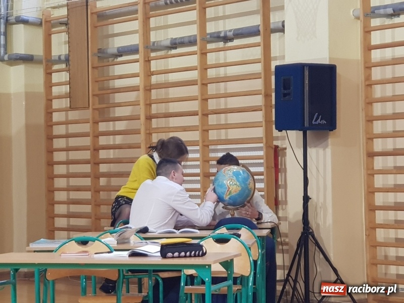 Zdjęcie w galerii na portalu naszraciborz.pl: II LO świętowało Dzień Patrona Szkoły wiadomości z regionu