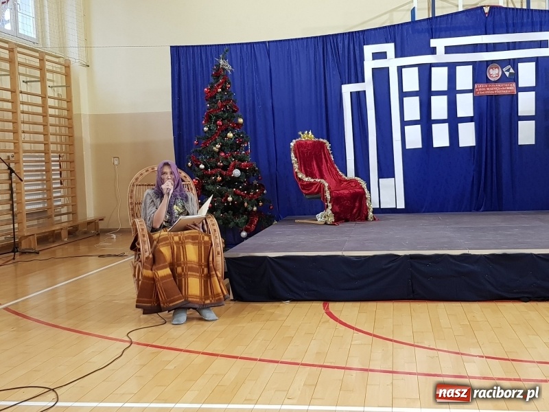 Zdjęcie w galerii na portalu naszraciborz.pl: II LO świętowało Dzień Patrona Szkoły wiadomości z regionu