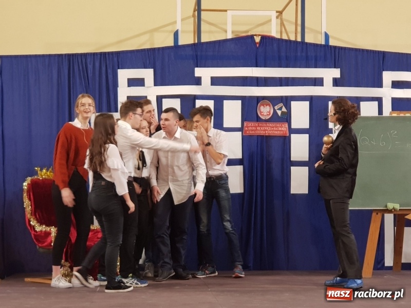 Zdjęcie w galerii na portalu naszraciborz.pl: II LO świętowało Dzień Patrona Szkoły wiadomości z regionu