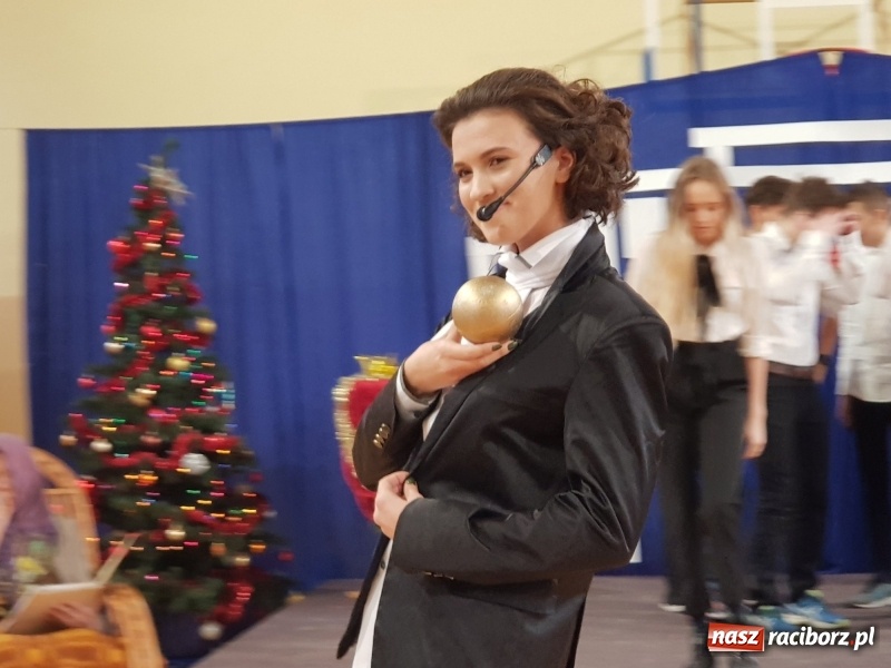 Zdjęcie w galerii na portalu naszraciborz.pl: II LO świętowało Dzień Patrona Szkoły wiadomości z regionu