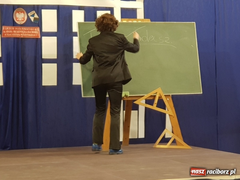 Zdjęcie w galerii na portalu naszraciborz.pl: II LO świętowało Dzień Patrona Szkoły wiadomości z regionu