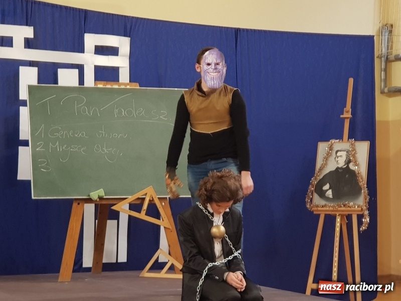 Zdjęcie w galerii na portalu naszraciborz.pl: II LO świętowało Dzień Patrona Szkoły wiadomości z regionu