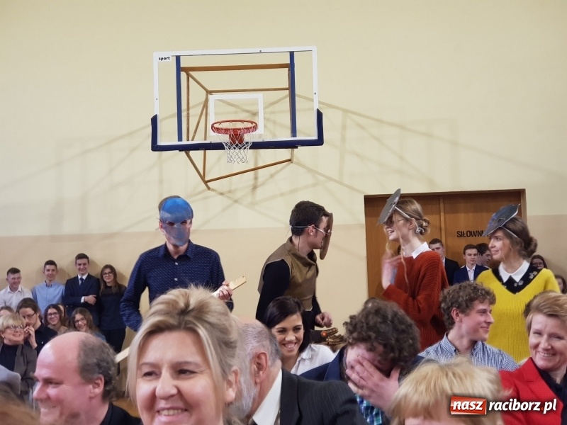 Zdjęcie w galerii na portalu naszraciborz.pl: II LO świętowało Dzień Patrona Szkoły wiadomości z regionu