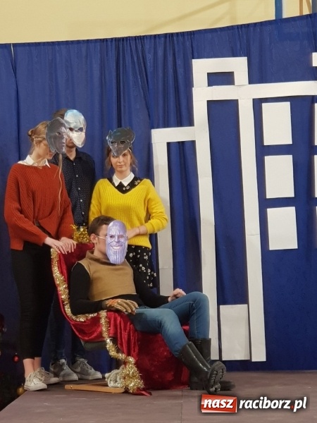 Zdjęcie w galerii na portalu naszraciborz.pl: II LO świętowało Dzień Patrona Szkoły wiadomości z regionu