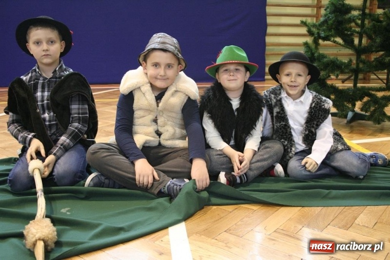 Zdjęcie w galerii na portalu naszraciborz.pl: Hej kolęda, kolęda, hej kolędy to czas…Jasełka w Tworkowie  wiadomości z regionu