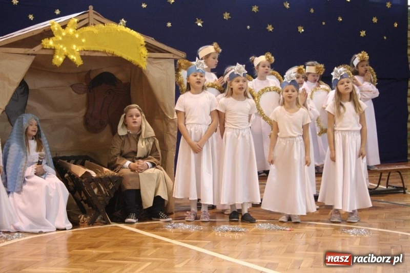Zdjęcie w galerii na portalu naszraciborz.pl: Hej kolęda, kolęda, hej kolędy to czas…Jasełka w Tworkowie  wiadomości z regionu