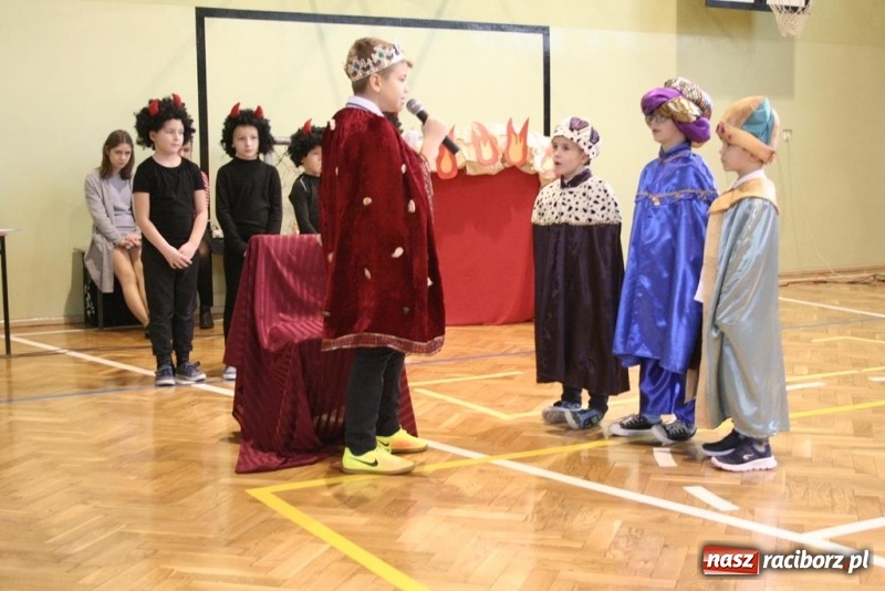 Zdjęcie w galerii na portalu naszraciborz.pl: Hej kolęda, kolęda, hej kolędy to czas…Jasełka w Tworkowie  wiadomości z regionu