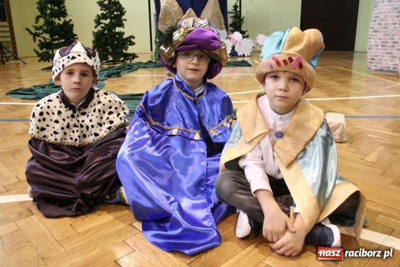 Zdjęcie w galerii na portalu naszraciborz.pl: Hej kolęda, kolęda, hej kolędy to czas…Jasełka w Tworkowie  wiadomości z regionu