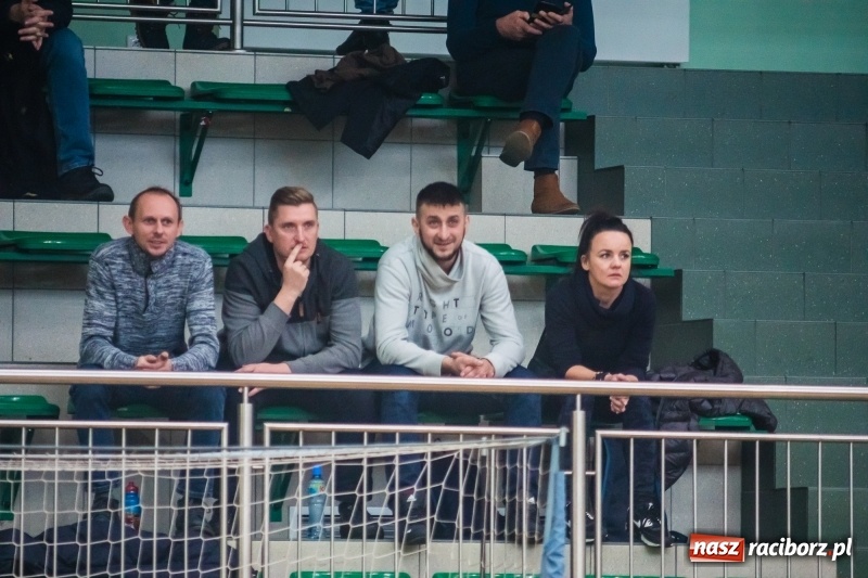 Zdjęcie w galerii na portalu naszraciborz.pl: Świąteczne granie w Arenie Rafako wiadomości z regionu