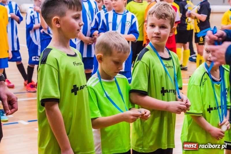 Zdjęcie w galerii na portalu naszraciborz.pl: Świąteczne granie w Arenie Rafako wiadomości z regionu