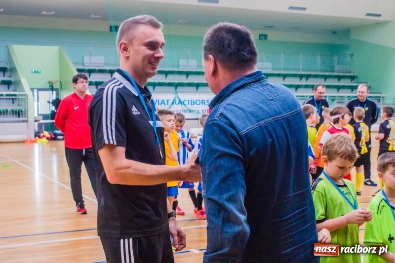 Zdjęcie w galerii na portalu naszraciborz.pl: Świąteczne granie w Arenie Rafako wiadomości z regionu