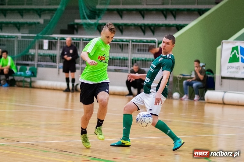 Zdjęcie w galerii na portalu naszraciborz.pl: Ciekawe starcia w raciborskiej HLPN wiadomości z regionu