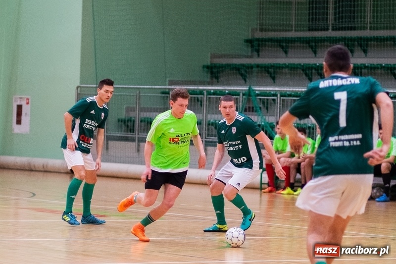 Zdjęcie w galerii na portalu naszraciborz.pl: Ciekawe starcia w raciborskiej HLPN wiadomości z regionu