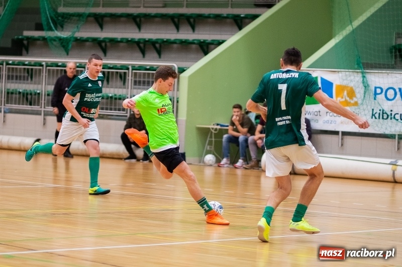 Zdjęcie w galerii na portalu naszraciborz.pl: Ciekawe starcia w raciborskiej HLPN wiadomości z regionu