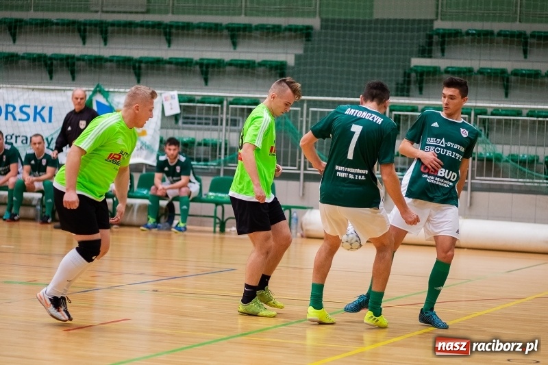 Zdjęcie w galerii na portalu naszraciborz.pl: Ciekawe starcia w raciborskiej HLPN wiadomości z regionu