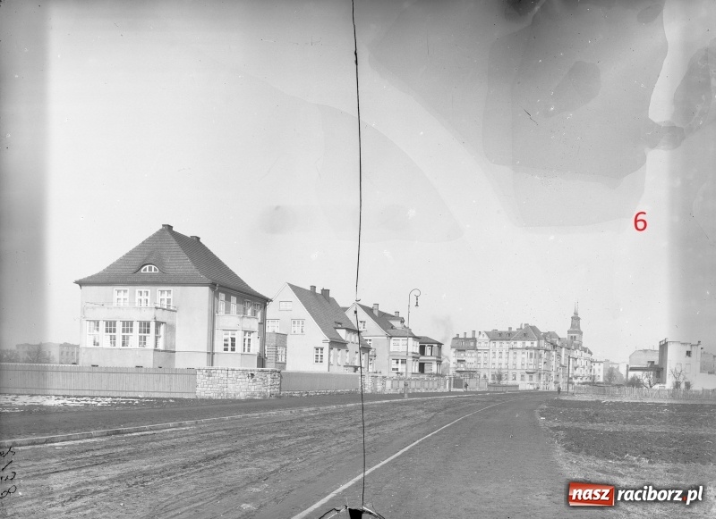 Zdjęcie w galerii na portalu naszraciborz.pl: Niedzielny quiz dla miłośników Raciborza. Zgadnij gdzie stał fotograf  wiadomości z regionu