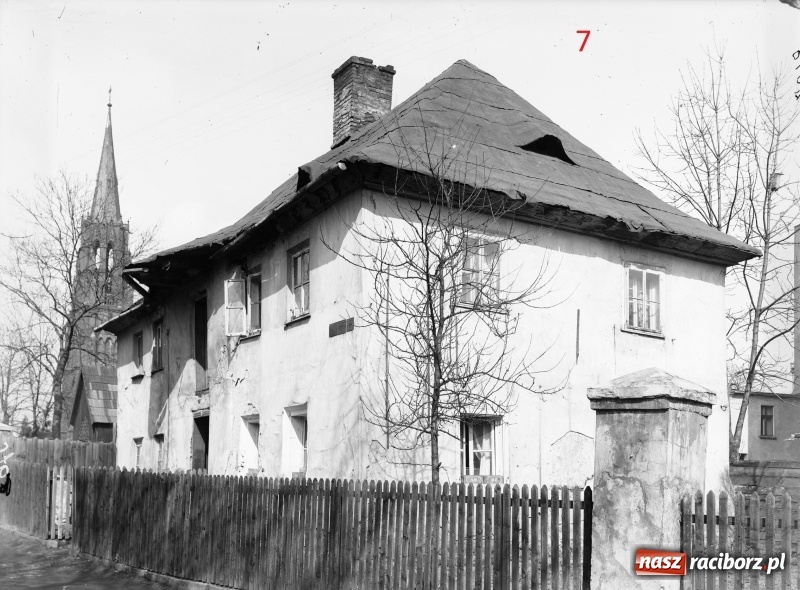 Zdjęcie w galerii na portalu naszraciborz.pl: Niedzielny quiz dla miłośników Raciborza. Zgadnij gdzie stał fotograf  wiadomości z regionu