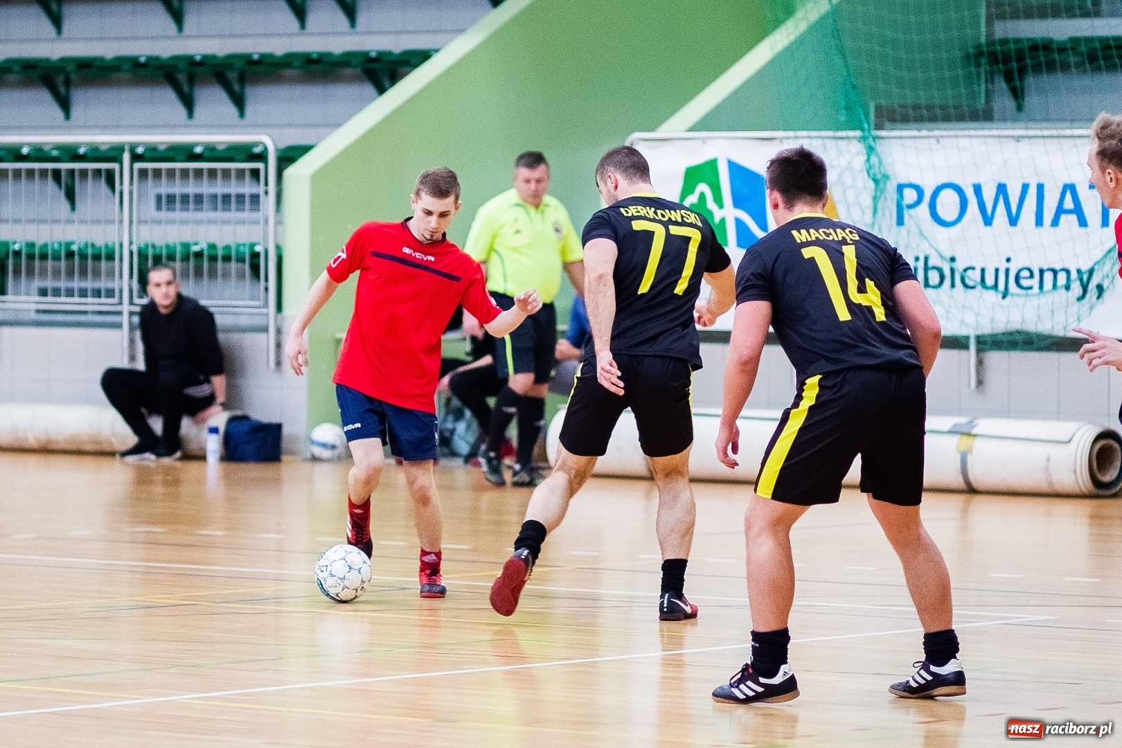 Zdjęcie w galerii na portalu naszraciborz.pl: Prawdziwy maraton futsalu w Arenie Rafako FOTO i WIDEO wiadomości z regionu
