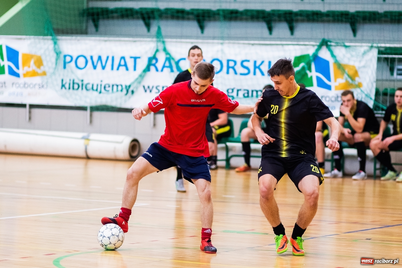 Zdjęcie w galerii na portalu naszraciborz.pl: Prawdziwy maraton futsalu w Arenie Rafako FOTO i WIDEO wiadomości z regionu