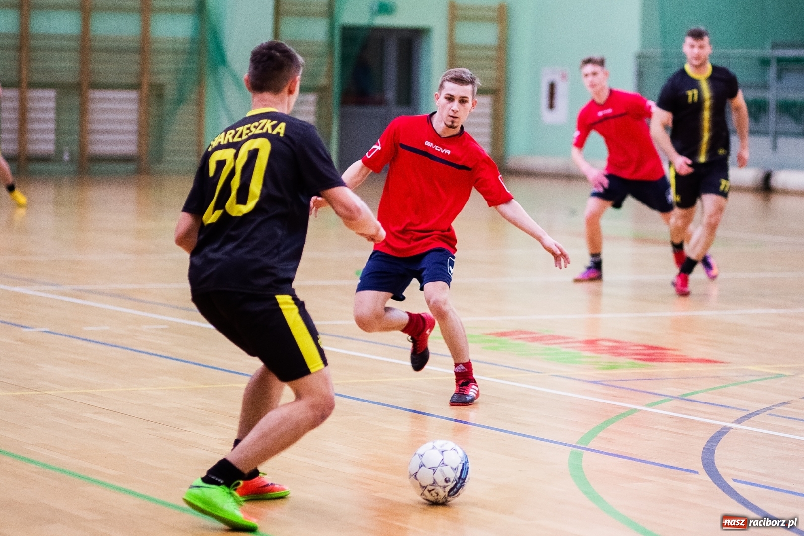 Zdjęcie w galerii na portalu naszraciborz.pl: Prawdziwy maraton futsalu w Arenie Rafako FOTO i WIDEO wiadomości z regionu