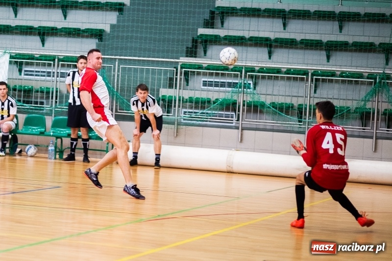 Zdjęcie w galerii na portalu naszraciborz.pl: Prawdziwy maraton futsalu w Arenie Rafako FOTO i WIDEO wiadomości z regionu