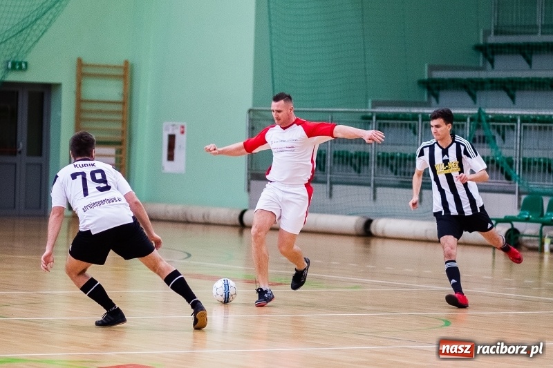 Zdjęcie w galerii na portalu naszraciborz.pl: Prawdziwy maraton futsalu w Arenie Rafako FOTO i WIDEO wiadomości z regionu