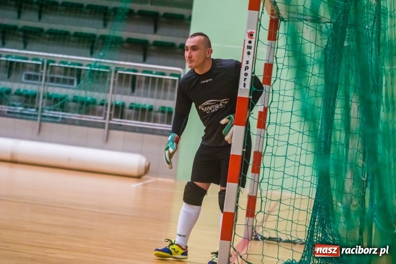 Zdjęcie w galerii na portalu naszraciborz.pl: Prawdziwy maraton futsalu w Arenie Rafako FOTO i WIDEO wiadomości z regionu