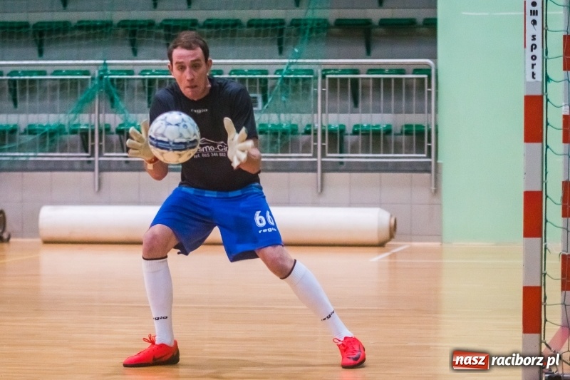 Zdjęcie w galerii na portalu naszraciborz.pl: Prawdziwy maraton futsalu w Arenie Rafako FOTO i WIDEO wiadomości z regionu