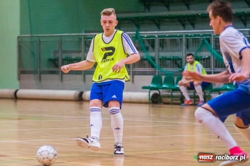 Zdjęcie w galerii na portalu naszraciborz.pl: Prawdziwy maraton futsalu w Arenie Rafako FOTO i WIDEO wiadomości z regionu