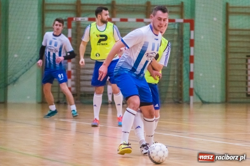 Zdjęcie w galerii na portalu naszraciborz.pl: Prawdziwy maraton futsalu w Arenie Rafako FOTO i WIDEO wiadomości z regionu