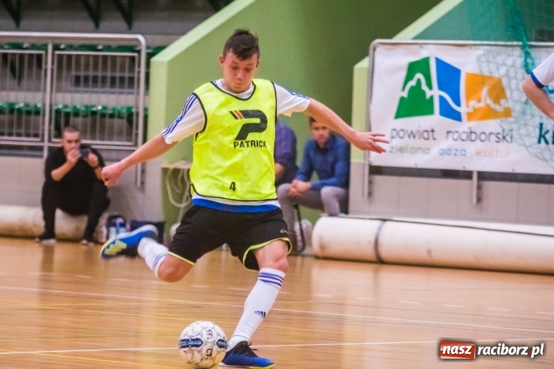 Zdjęcie w galerii na portalu naszraciborz.pl: Prawdziwy maraton futsalu w Arenie Rafako FOTO i WIDEO wiadomości z regionu