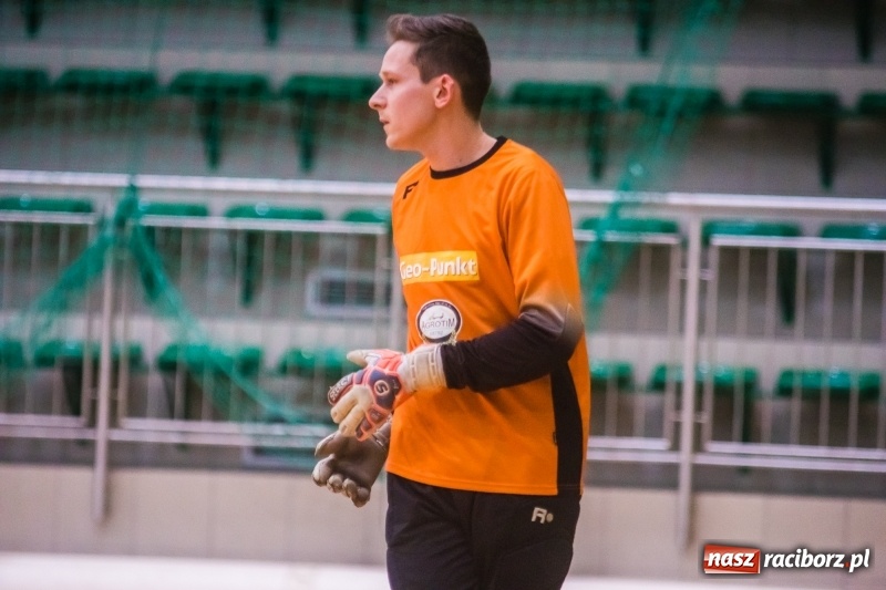 Zdjęcie w galerii na portalu naszraciborz.pl: Prawdziwy maraton futsalu w Arenie Rafako FOTO i WIDEO wiadomości z regionu