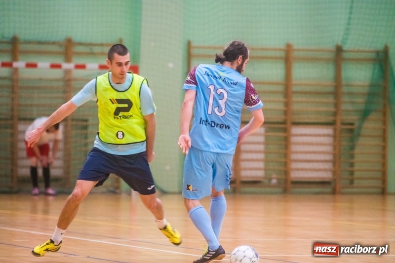 Zdjęcie w galerii na portalu naszraciborz.pl: Prawdziwy maraton futsalu w Arenie Rafako FOTO i WIDEO wiadomości z regionu